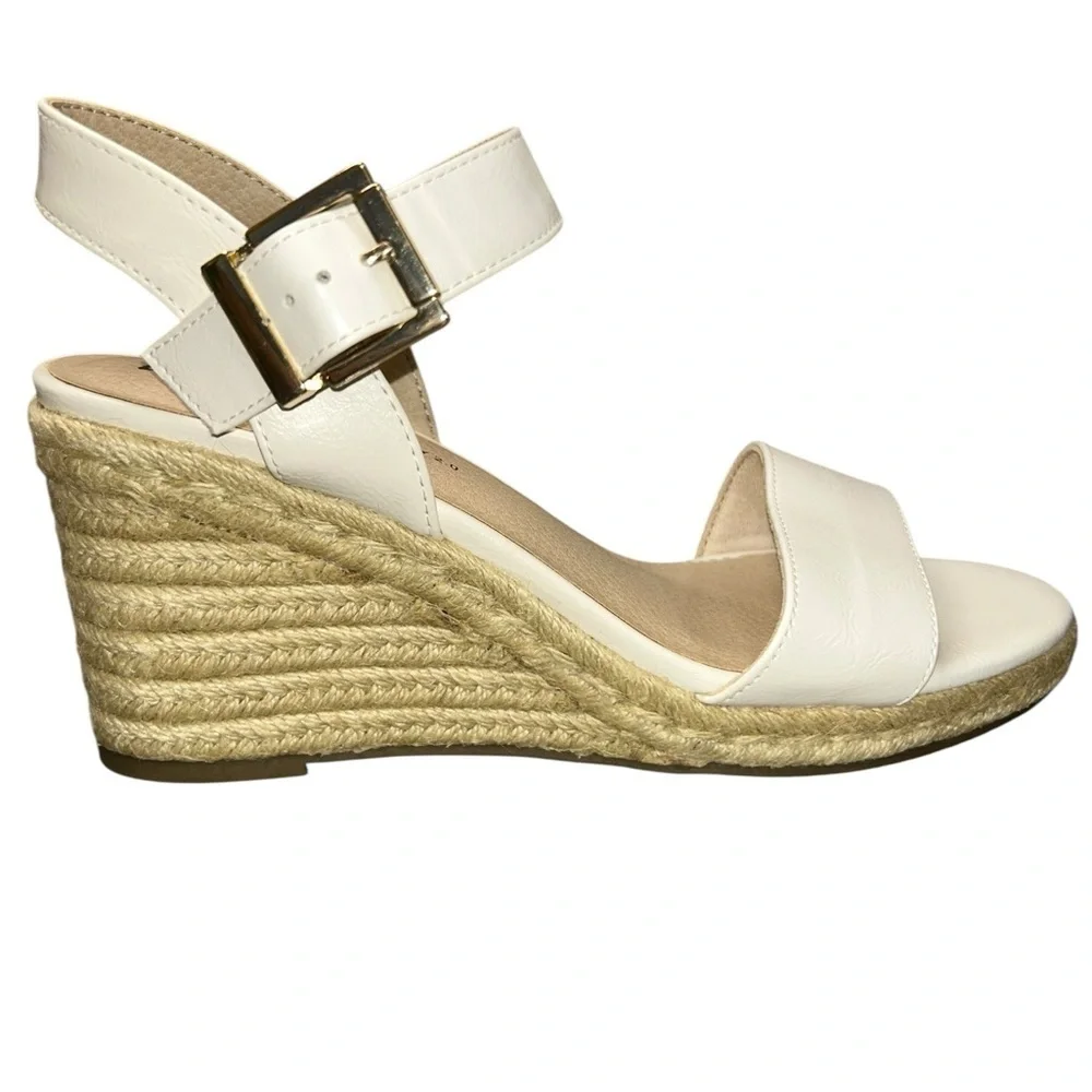 LifeStride Tango Wedge Sandals Comfort Memory Foam Buckle strap Size 9.5 white